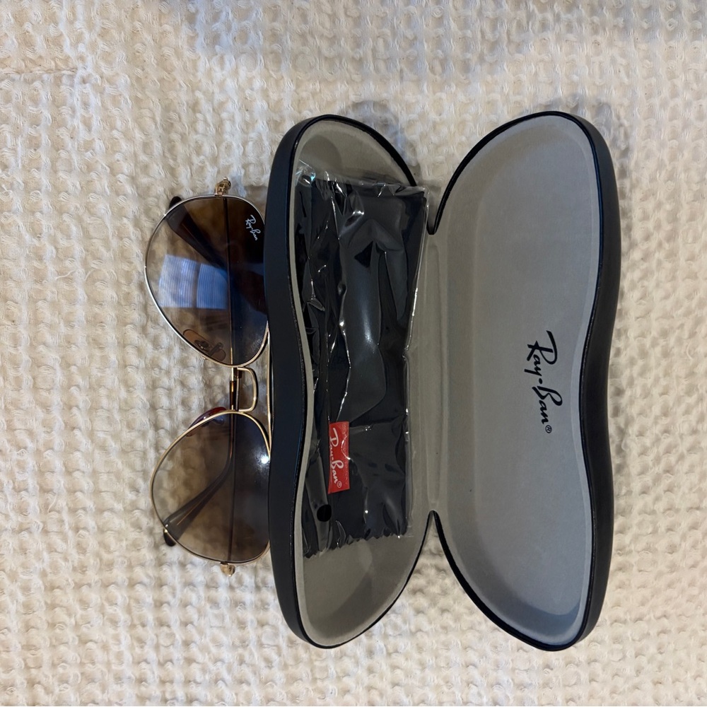 Ray-Ban Gold Aviator Sunglasses with Brown Lenses RB3025